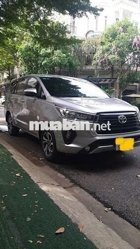 Toyota Innova 2022 Số sàn 73.000km Bạc