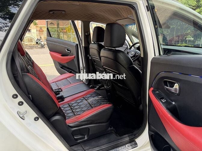 Kia Rondo 2016 Trắng 7 chỗ 95240 km