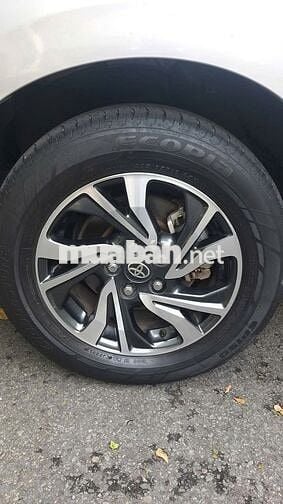Toyota Innova 2022 Số sàn 73.000km Bạc