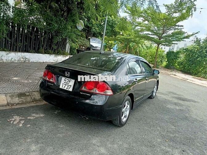 Honda Civic 2007 gia đình đang sử dụng