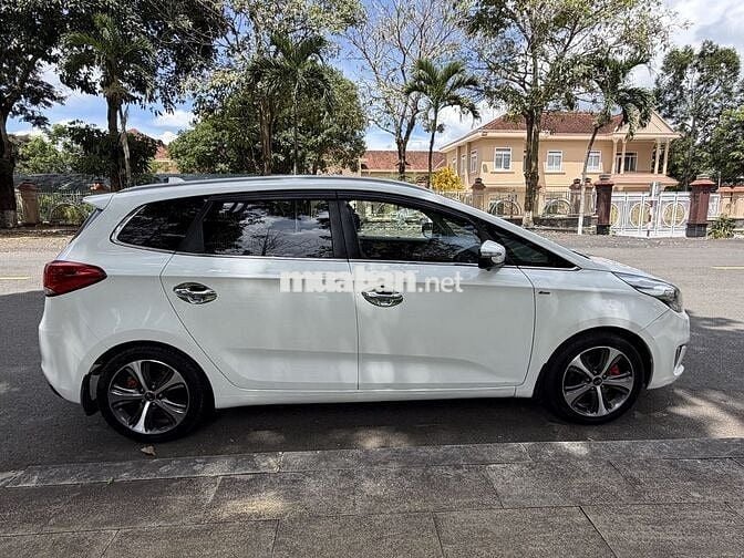Kia Rondo 2016 Trắng 7 chỗ 95240 km