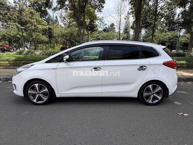 Kia Rondo 2016 Trắng 7 chỗ 95240 km