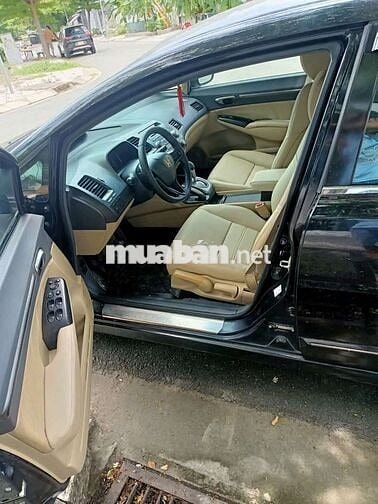 Honda Civic 2007 gia đình đang sử dụng