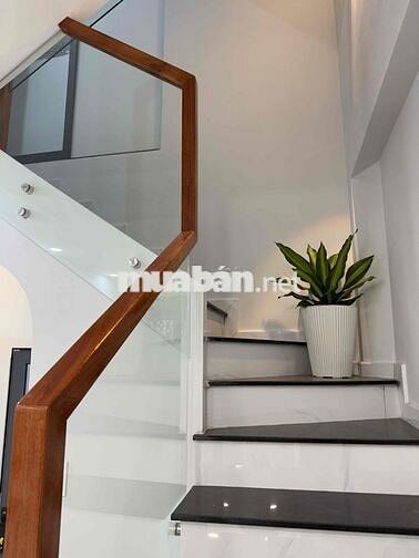 Chính chủ cho thuê nhà mới xây, hình thật, 4 tầng, hẻm xe hơi thông