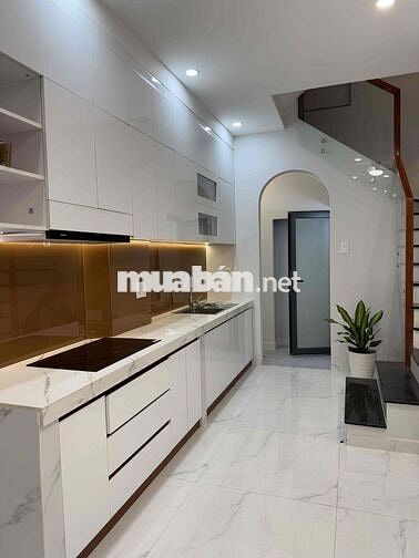 Chính chủ cho thuê nhà mới xây, hình thật, 4 tầng, hẻm xe hơi thông