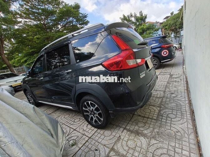 Suzuki XL7 7 chỗ màu Đen