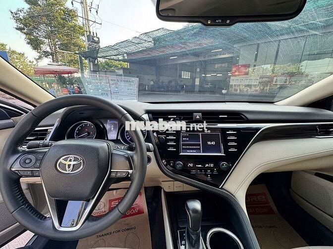Toyota Camry 2.0E 2021 Trắng 54.200 km