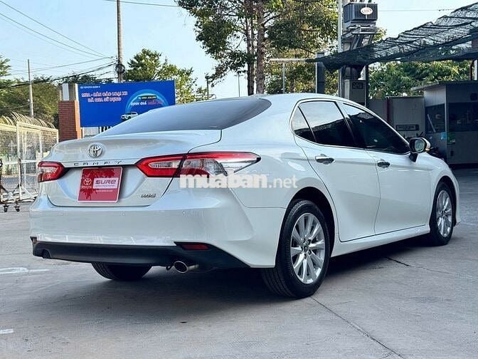 Toyota Camry 2.0E 2021 Trắng 54.200 km