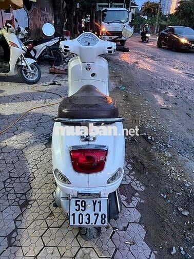 Piaggio Vespa LX 150cc FI Phun xăng điện tử Trắng