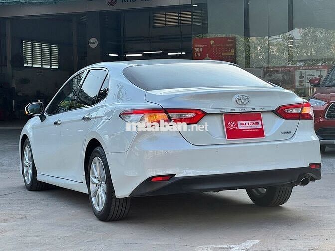 Toyota Camry 2.0E 2021 Trắng 54.200 km