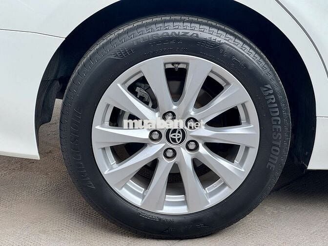 Toyota Camry 2.0E 2021 Trắng 54.200 km