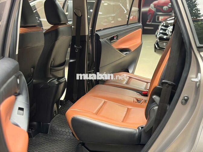 Toyota Innova 2.0E MT 2018 Số sàn Đồng