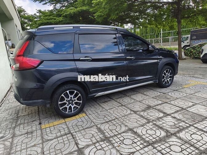 Suzuki XL7 7 chỗ màu Đen