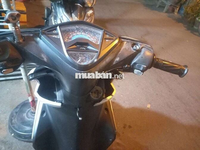 Yamaha Luvias Trắng