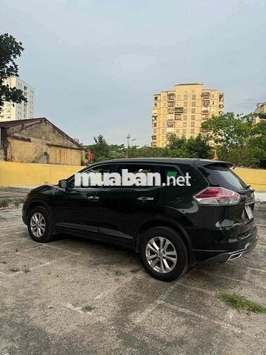 Nissan X-Trail Đen 5 chỗ