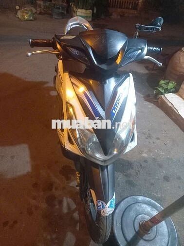 Yamaha Luvias Trắng