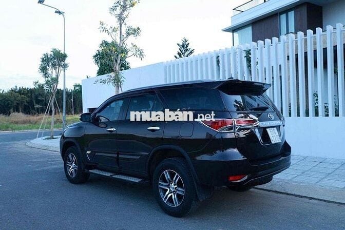 Toyota Fortuner 2.7 AT 2017 Đen nâu