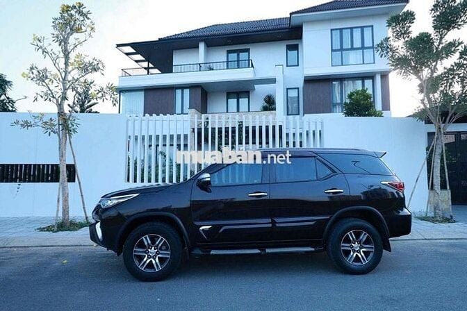 Toyota Fortuner 2.7 AT 2017 Đen nâu