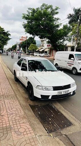 Mitsubishi Lancer 2000 Xăng 1.6L Trắng đã dọn đẹp