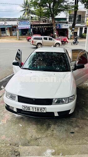 Mitsubishi Lancer 2000 Xăng 1.6L Trắng đã dọn đẹp