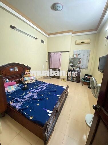 Nhà mặt tiền hẻm, 4 tấm, Hơn 72 m2 mà Giá chỉ 6 tỷ hơn