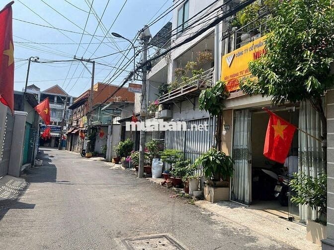 Nhà mặt tiền hẻm, 4 tấm, Hơn 72 m2 mà Giá chỉ 6 tỷ hơn