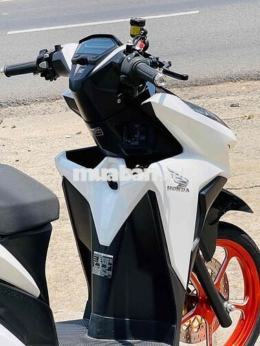 Honda Vario 150 Trắng Xăng