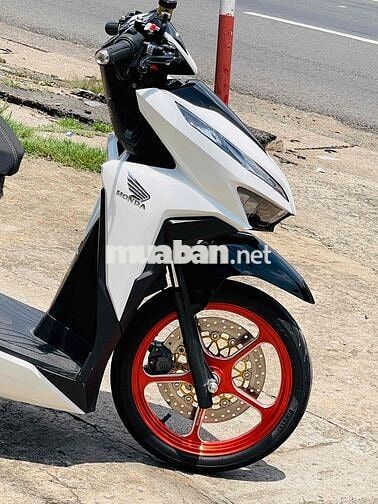 Honda Vario 150 Trắng Xăng