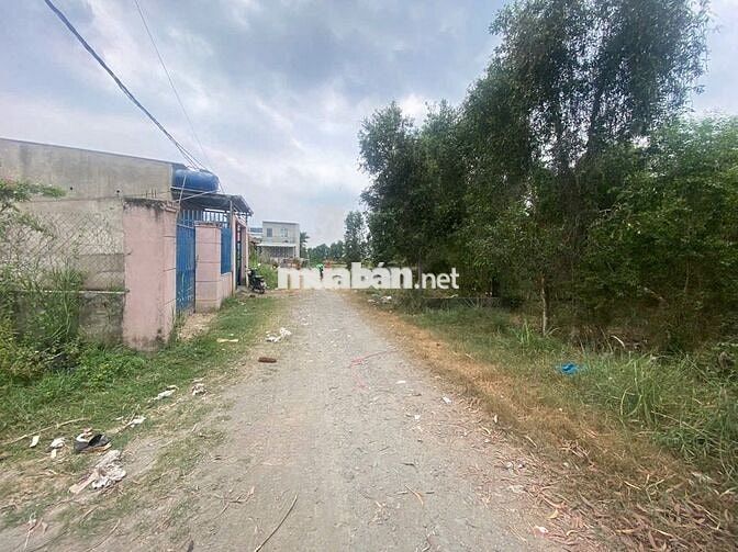 Đất  thổ cư 100% (sau lưng Chợ Đức Hòa), 10mx34m, 2,6 tỷ, thương lượng