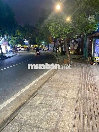 Cho thuê nhà mặt tiền 4pn đường Kênh Tân Hóa, quận Tân Phú