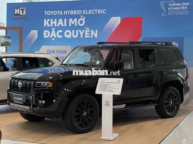 Toyota Land Cruiser Prado Hybrid màu Đen
