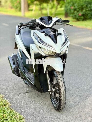 Honda Vario 125c 2022 Trắng đen 17000 km.Siêu Keng