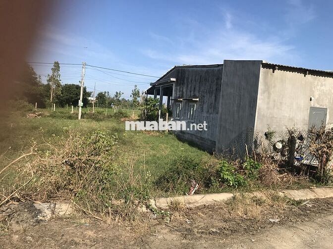 Cần bán nhanh lô đất 2 mặt tiền ngay công viên Tân Thắng