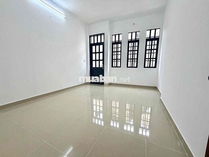 Chị 140 Tr/M HXH sát hẻm xe tải khu phân lô toàn Văn Phòng Công Ty SPA