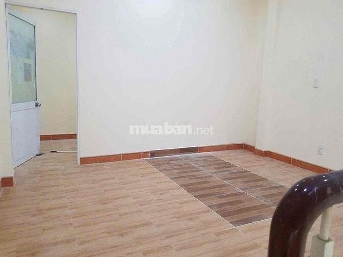 Cho thuê nhà kiệt oto Trưng Nữ Vương gần Chợ Mới
