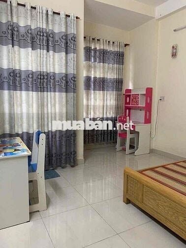 cho thuê nhà 2 lầu Ngã tư ga gần chợ cầu đồng 4 phòng ngủ đường 5m