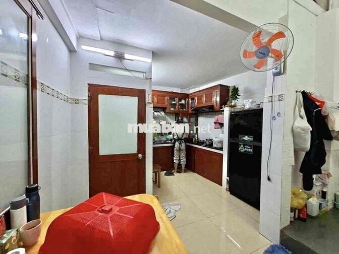 HxH tránh Nguyễn Kiệm. 4,3x20 nở hậu. Nhà C4 3PN. Gần BV175. Nhỉnh 8Ty