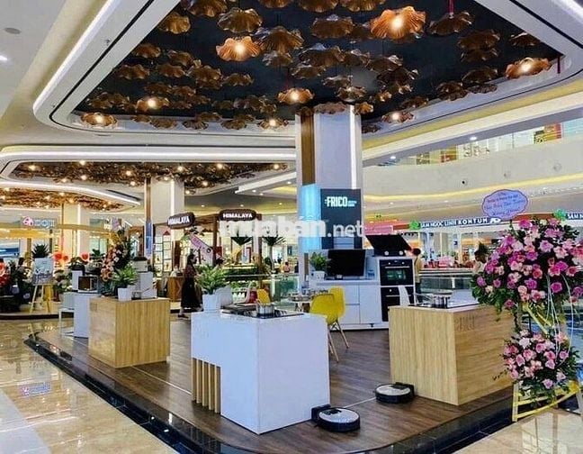 Nhân Viên Bán Hàng Tại Emart Gò Vấp