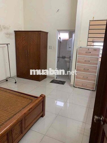 cho thuê nhà 2 lầu Ngã tư ga gần chợ cầu đồng 4 phòng ngủ đường 5m
