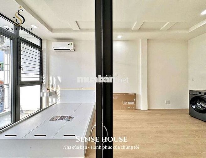 🆕 STUDIO MỚI XÂY 100% – BAN CÔNG KÍNH SIÊU THOÁNG