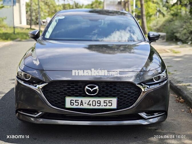 Mazda Mazda 3 Luxury 2023 Xám 33.000km