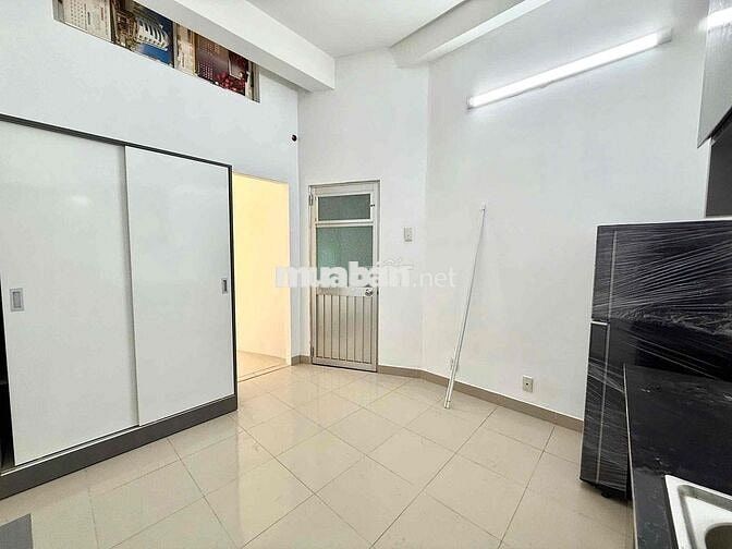 🔥CHO THUÊ STUDIO 1PN TÁCH BẾP GIÁ RẺ NGAY CÔNG VIÊN LÊ THỊ RIÊNG Q10