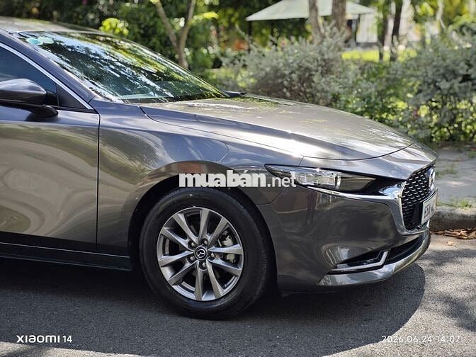 Mazda Mazda 3 Luxury 2023 Xám 33.000km