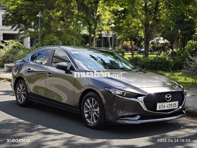 Mazda Mazda 3 Luxury 2023 Xám 33.000km