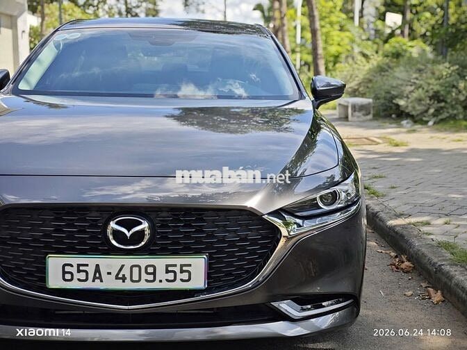 Mazda Mazda 3 Luxury 2023 Xám 33.000km