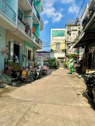 Nhà 4x13m 1 trệt 3 lầu st 6PN 7WC HXH Bình Trị Đông - Giá 5.85 tỷ