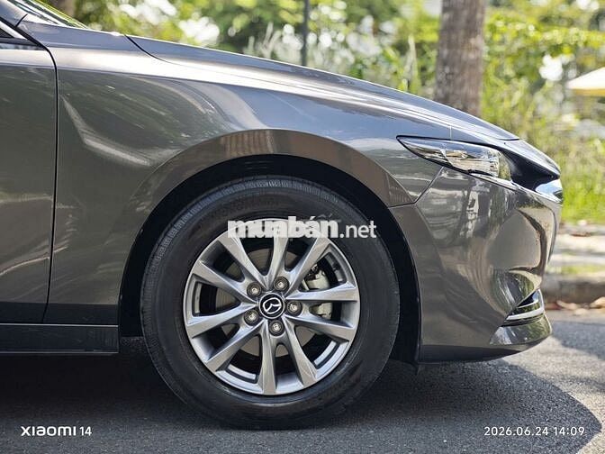 Mazda Mazda 3 Luxury 2023 Xám 33.000km