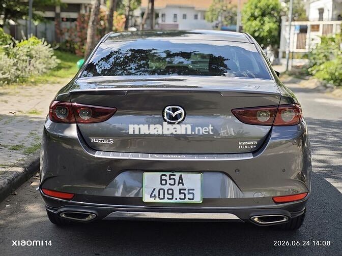 Mazda Mazda 3 Luxury 2023 Xám 33.000km