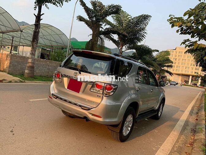 Bán Toyota Fortuner 2015 Số sàn Bạc 7 chỗ Ghế da