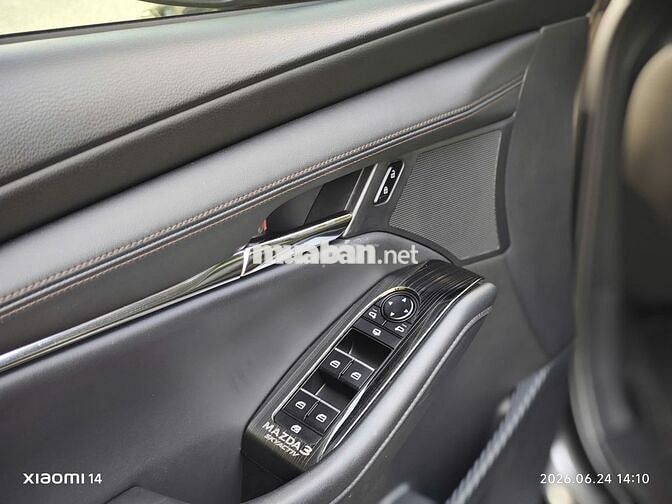 Mazda Mazda 3 Luxury 2023 Xám 33.000km